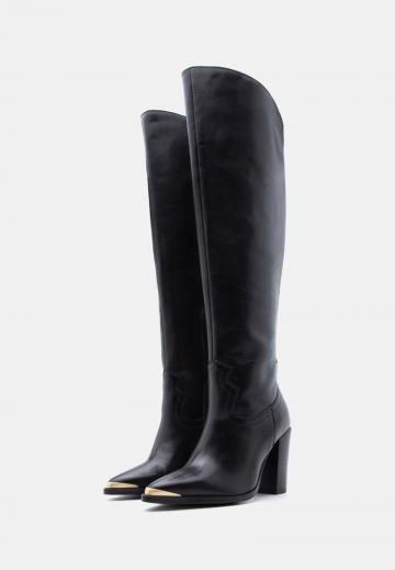 Высокие сапоги