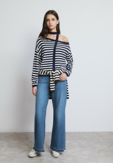 Пуловер в полоску