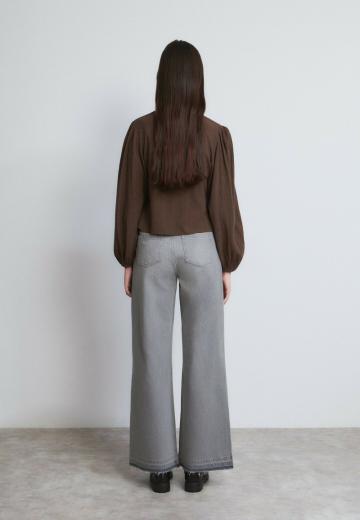 Клешеные джинсы