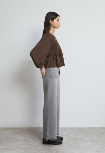 Клешеные джинсы