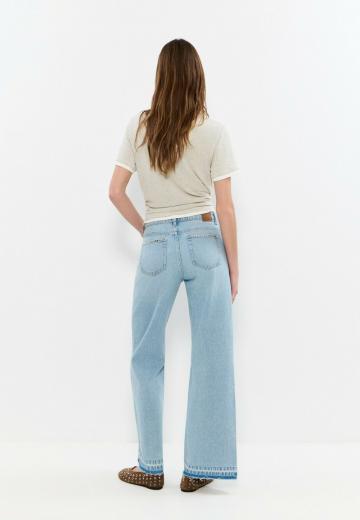 Свободные джинсы