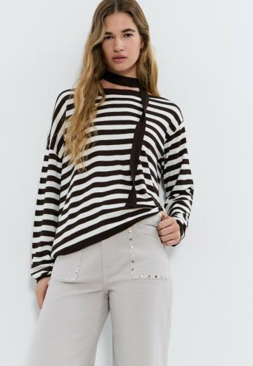 Пуловер в полоску