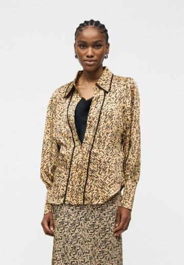 Атласная блузка