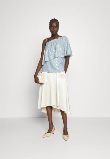 Топ на бретельках