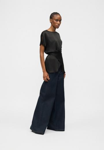 Атласная блузка