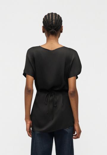 Атласная блузка