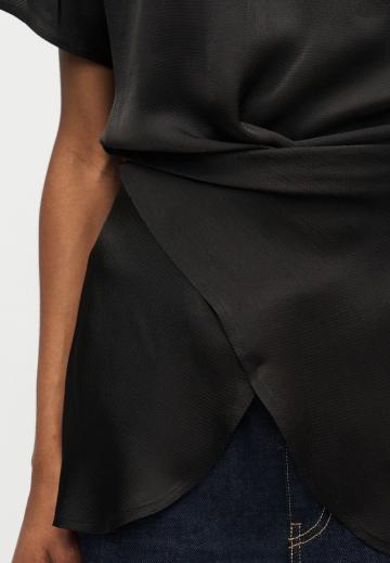 Атласная блузка