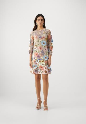 Короткое платье