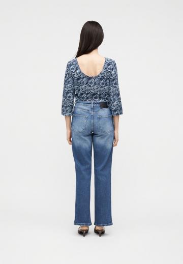 Прямые джинсы