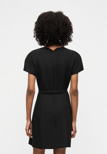 Короткое платье