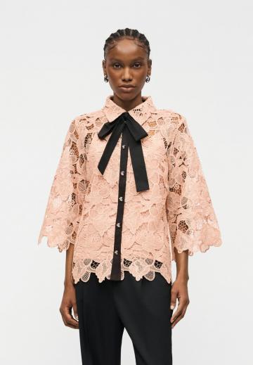 Кружевная блузка