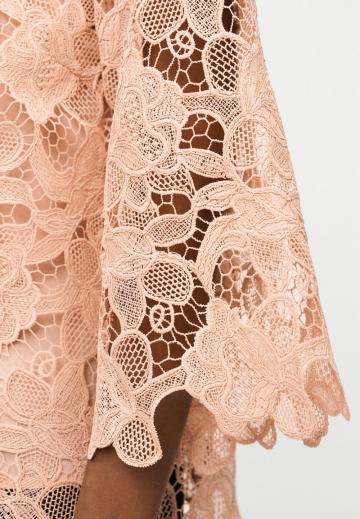 Кружевная блузка