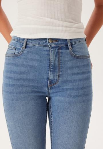 Узкие джинсы