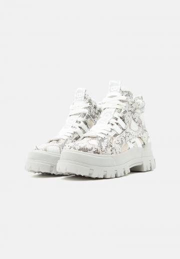 Полусапожки на платформе