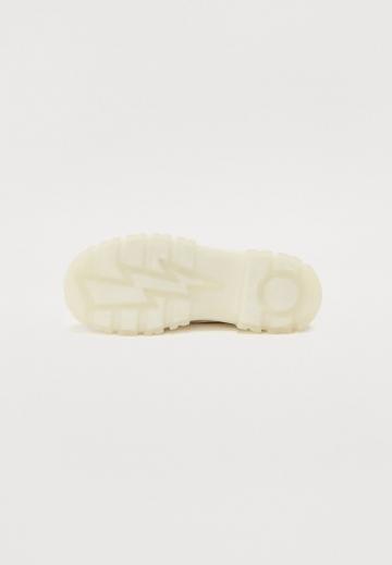 Полусапожки на платформе