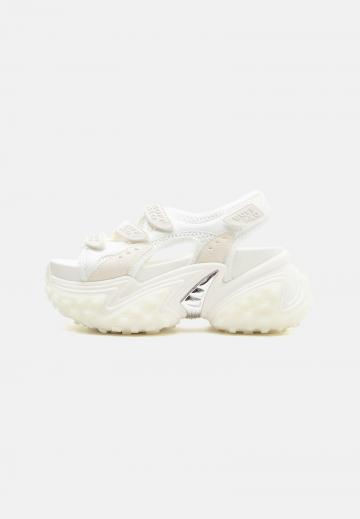 Босоножки на платформе