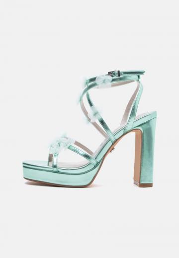 Босоножки на платформе