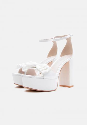 Босоножки на платформе