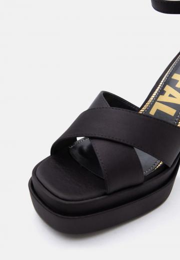 Босоножки на платформе