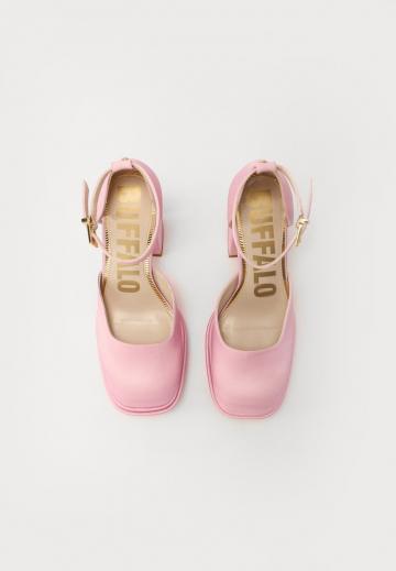 Туфли на высоком каблуке