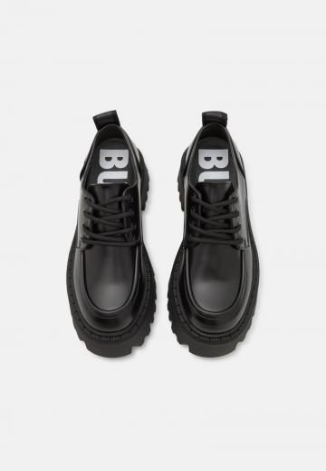 Туфли на шнуровке