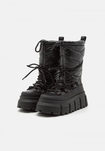 Зимние ботинки