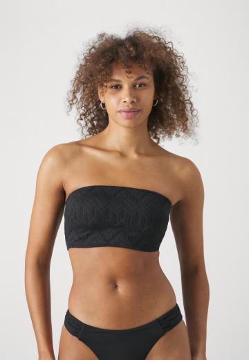 Топ без бретелек