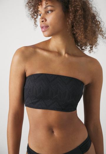 Топ без бретелек