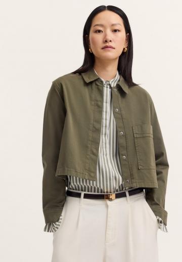 Куртка с накладнымит карманами