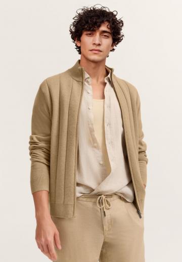 Вязаная кофта