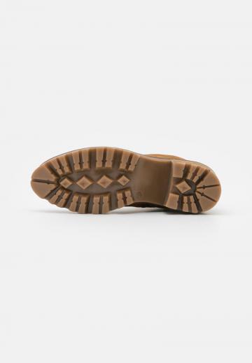 Полусапожки на платформе