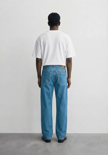 Прямые джинсы