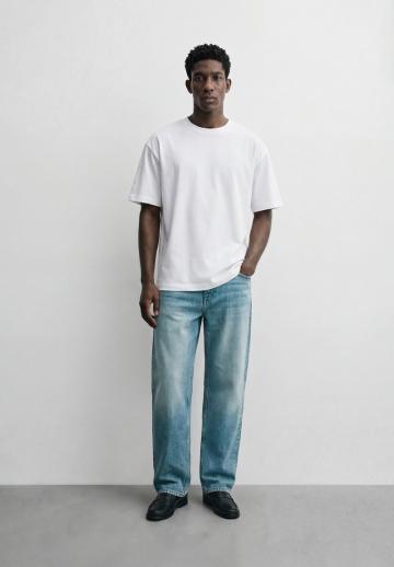 Прямые джинсы