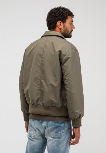 Куртка бомбер