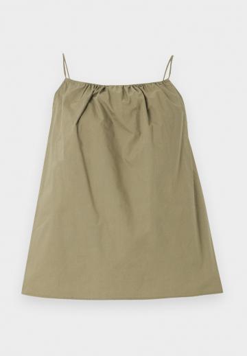 Топ на бретельках