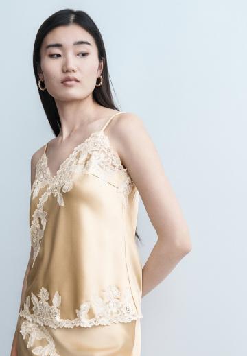 Атласная блузка