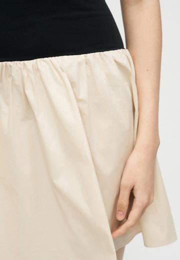 Топ без бретелек