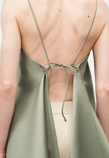 Топ на бретельках