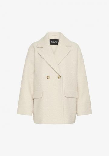 Короткое пальто