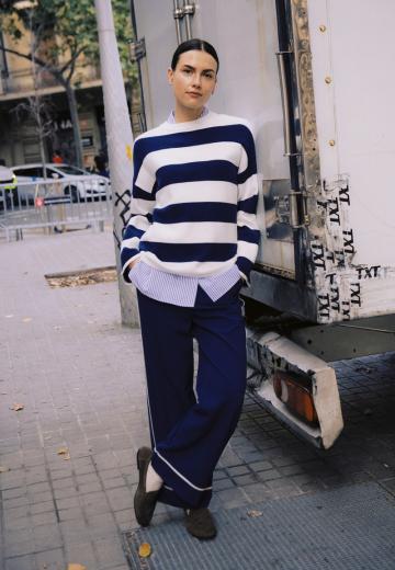 Пуловер в полоску