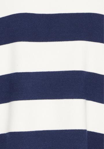 Пуловер в полоску