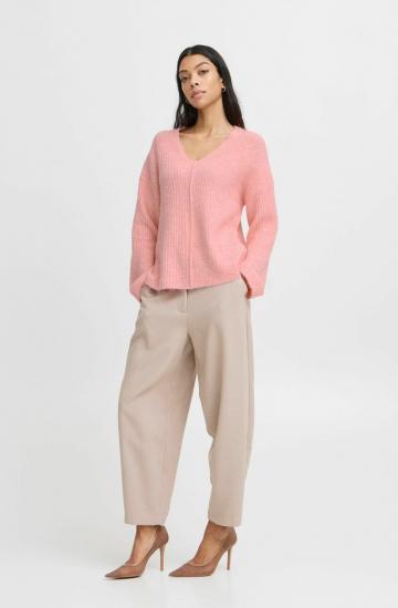 Пуловер с вырезом V