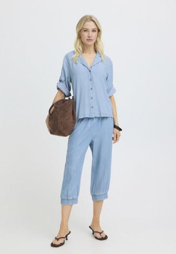 Короткие джинсы