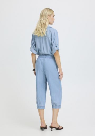 Короткие джинсы