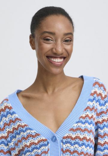 Вязаная кофта