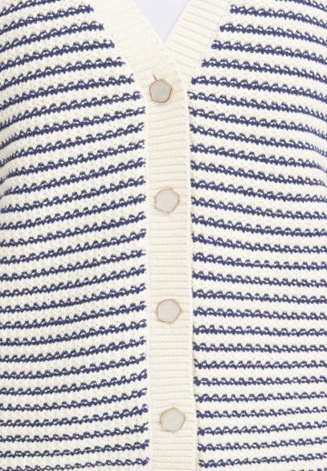 Вязаная кофта