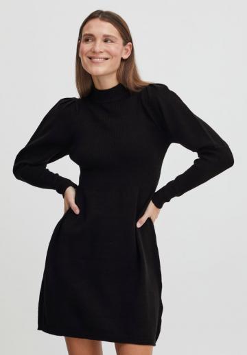 Вязаное платье