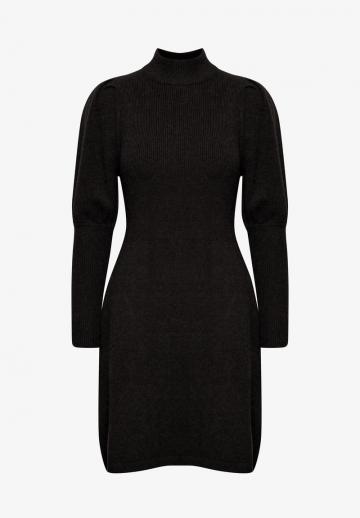 Вязаное платье