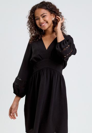 Короткое платье