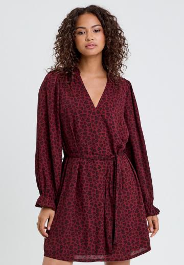 Короткое платье